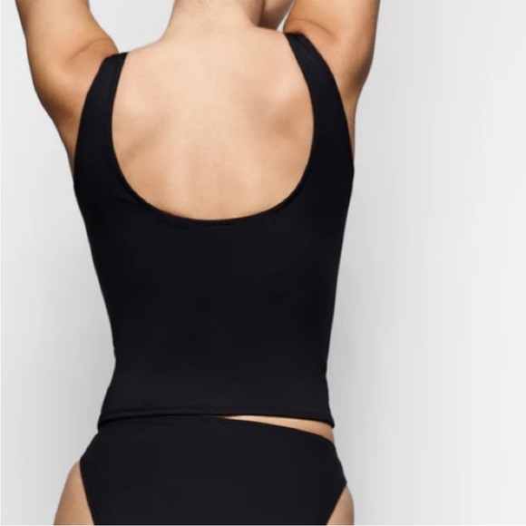 NWT SKIMS Shaping Swim Tank - Picture 2 of 7
